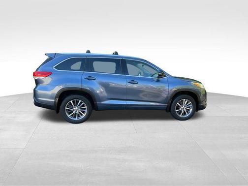 Shoreline Blue Pearl 2017 Toyota Highlander XLE