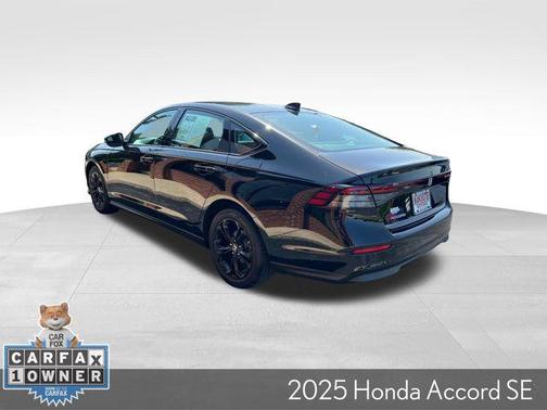 Crystal Black Pearl 2025 Honda Accord SE