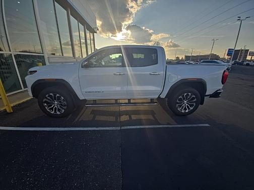 2024 GMC Canyon Denali