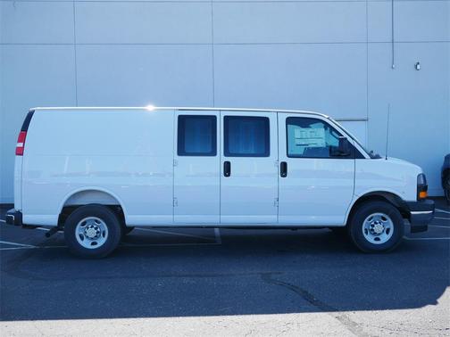 2025 Chevrolet Express 3500 Work Van