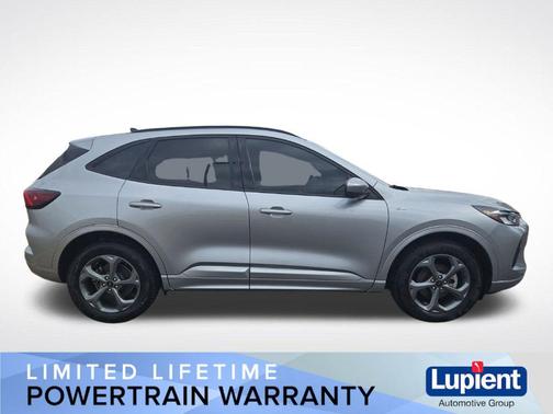 Silver Metallic 2023 Ford Escape ST-Line Select