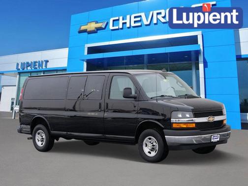 2025 Chevrolet Express 3500 LT