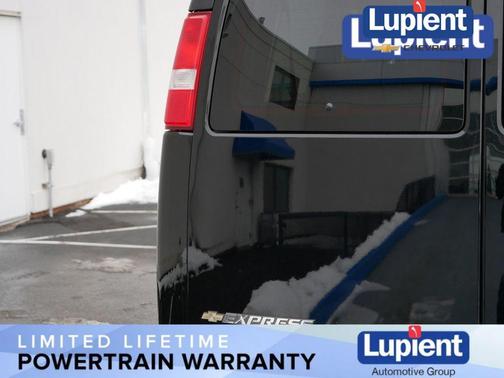 2025 Chevrolet Express 3500 LT
