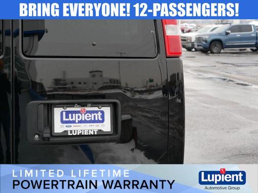2025 Chevrolet Express 3500 LT