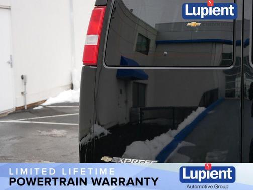 2025 Chevrolet Express 3500 LT
