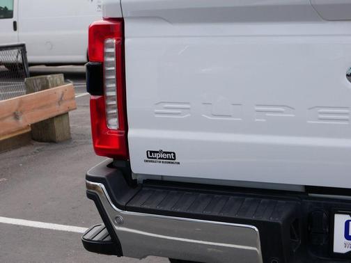 Oxford White 2024 Ford F-350 Lariat