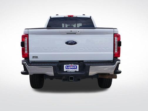 Oxford White 2024 Ford F-350 Lariat