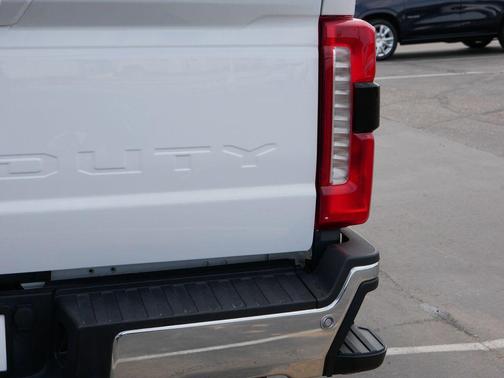 Oxford White 2024 Ford F-350 Lariat