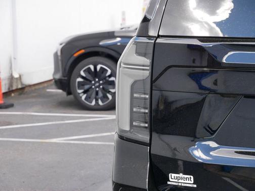 Black 2026 Chevrolet Suburban High Country