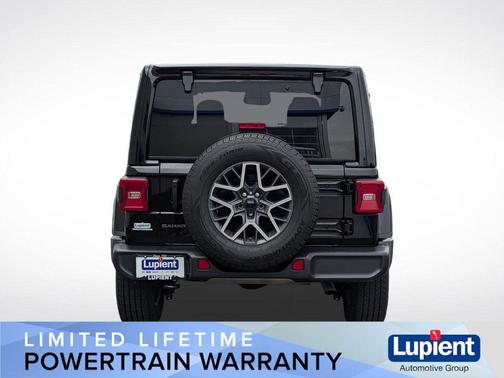 Black Clearcoat 2025 Jeep Wrangler Sahara