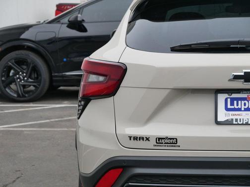 White Sands 2026 Chevrolet Trax 2RS