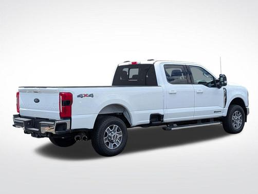 Oxford White 2024 Ford F-350 Lariat
