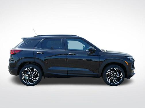 Mosaic Black Metallic 2026 Chevrolet Trailblazer RS