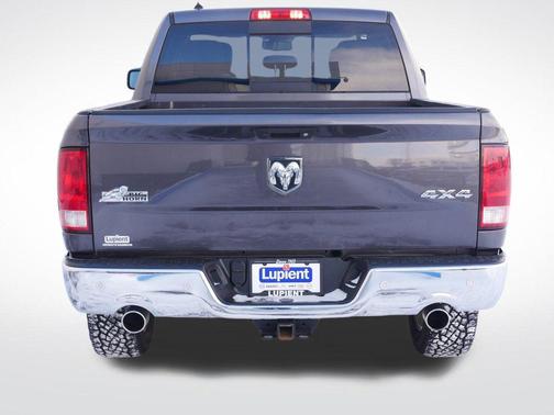 Granite Crystal Metallic Clearcoat 2018 RAM 1500 Big Horn