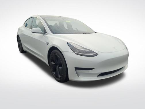 Pearl White Multi-Coat 2019 Tesla Model 3 Long Range