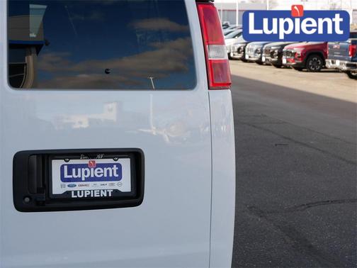 2025 Chevrolet Express 3500 LT