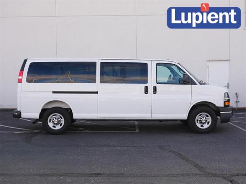 2025 Chevrolet Express 3500 LT