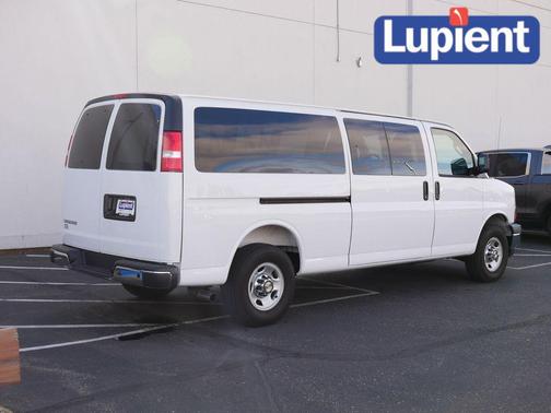 2025 Chevrolet Express 3500 LT
