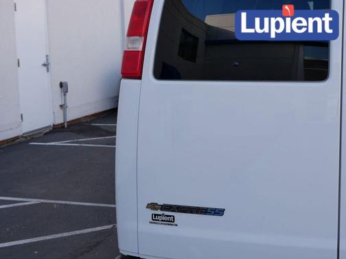 2025 Chevrolet Express 3500 LT