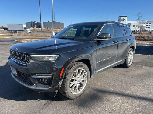 2022 Jeep Grand Cherokee Summit