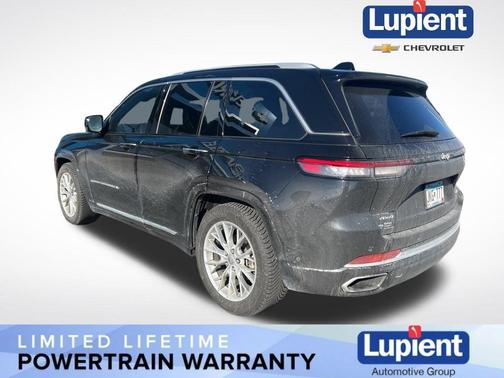 2022 Jeep Grand Cherokee Summit