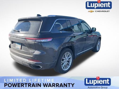 2022 Jeep Grand Cherokee Summit