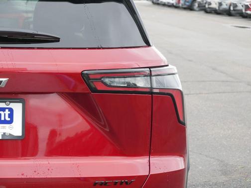 Radiant Red Tintcoat 2026 Chevrolet Equinox ACTIV