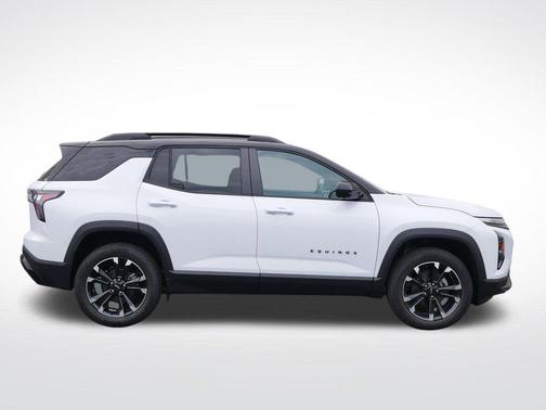 Polar White Tricoat 2027 Chevrolet Equinox RS