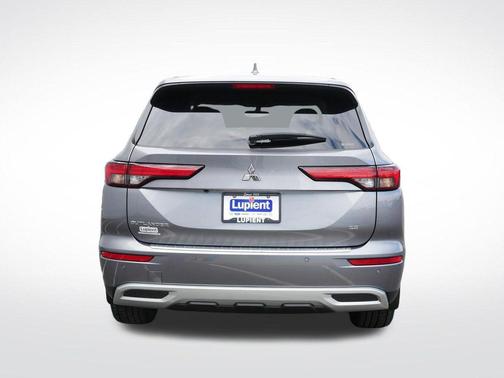 Mercury Gray Metallic 2023 Mitsubishi Outlander SE S-AWC