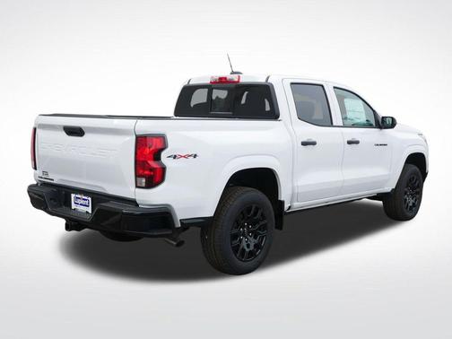Summit White 2026 Chevrolet Colorado WT