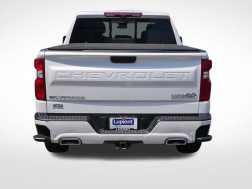 Iridescent Pearl Tricoat 2024 Chevrolet Silverado 1500 High Country