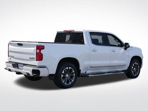 Iridescent Pearl Tricoat 2024 Chevrolet Silverado 1500 High Country