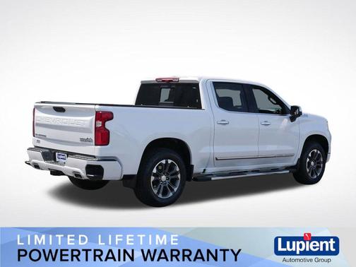 Iridescent Pearl Tricoat 2024 Chevrolet Silverado 1500 High Country