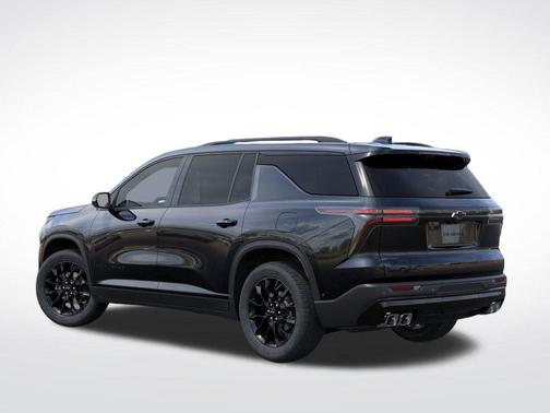 Mosaic Black Metallic 2026 Chevrolet Traverse LT