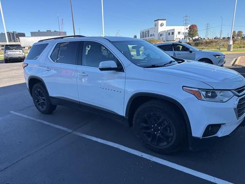 2021 Chevrolet Traverse LT Leather