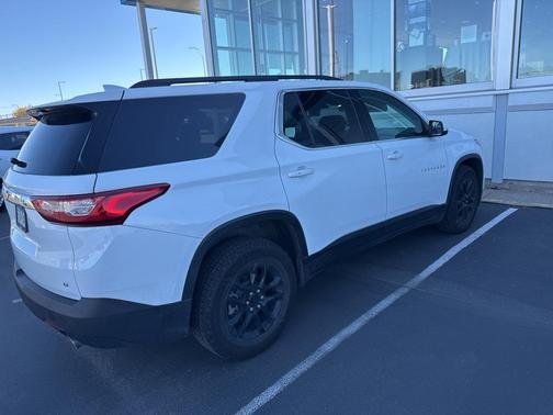 2021 Chevrolet Traverse LT Leather