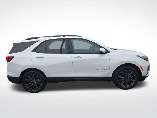 Iridescent Pearl Tricoat 2023 Chevrolet Equinox RS