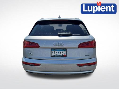 Silver Metallic 2020 Audi Q5 45 Premium