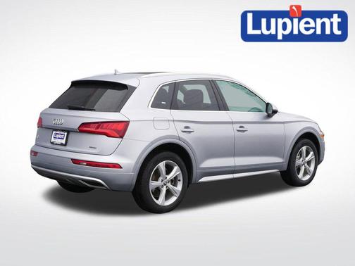 Silver Metallic 2020 Audi Q5 45 Premium