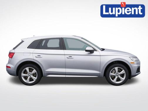 Silver Metallic 2020 Audi Q5 45 Premium