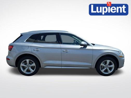 Silver Metallic 2020 Audi Q5 45 Premium