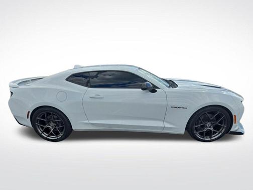 Summit White 2018 Chevrolet Camaro 2SS