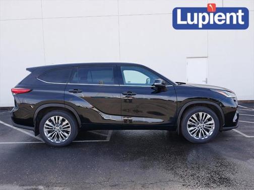 2022 Toyota Highlander Platinum