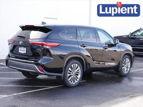 2022 Toyota Highlander Platinum