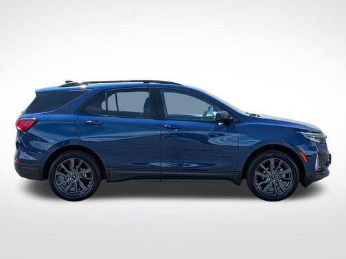 Blue Glow Metallic 2023 Chevrolet Equinox RS