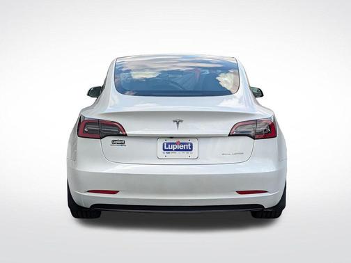 Pearl White Multi-Coat 2023 Tesla Model 3 Long Range