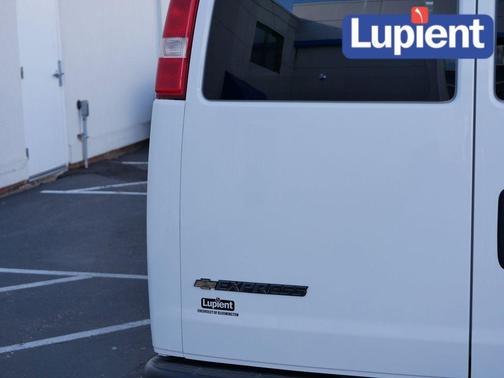 2025 Chevrolet Express 3500 LT