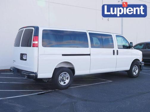 2025 Chevrolet Express 3500 LT