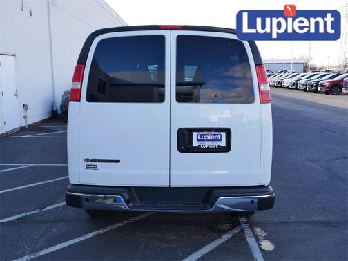 2025 Chevrolet Express 3500 LT