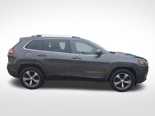 Granite Crystal Metallic Clearcoat 2019 Jeep Cherokee Limited